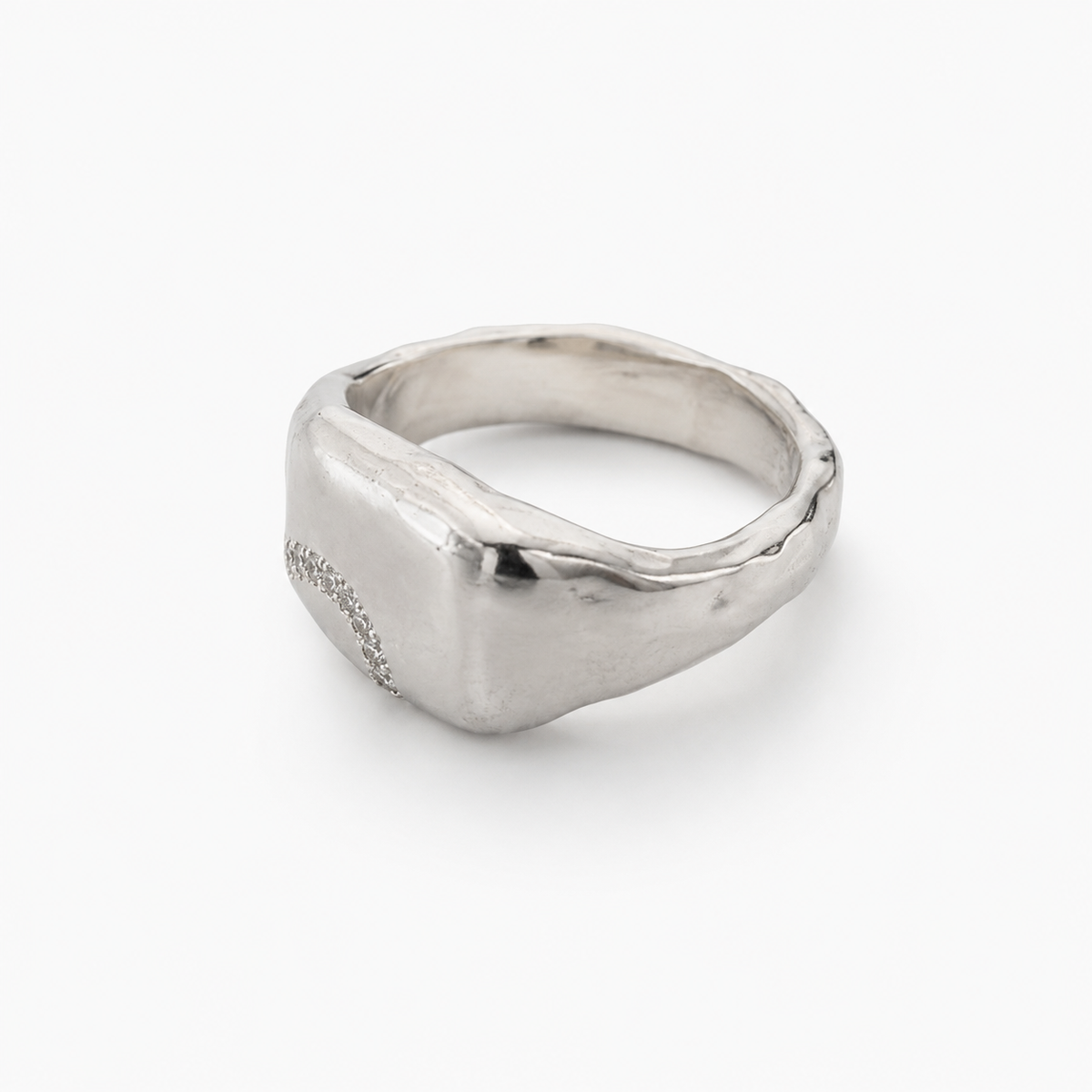 Hala Signet
