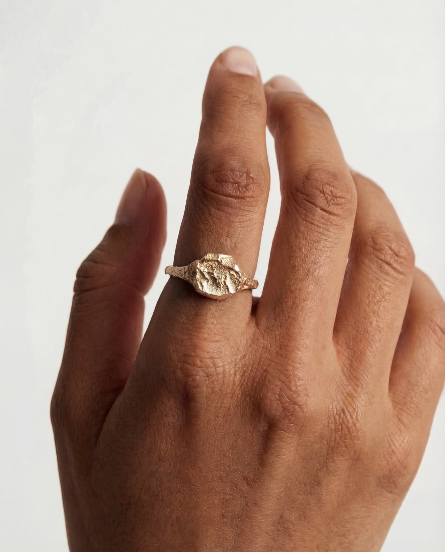 Calala Signet Gold