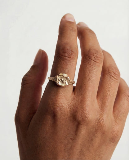 Calala Signet Gold