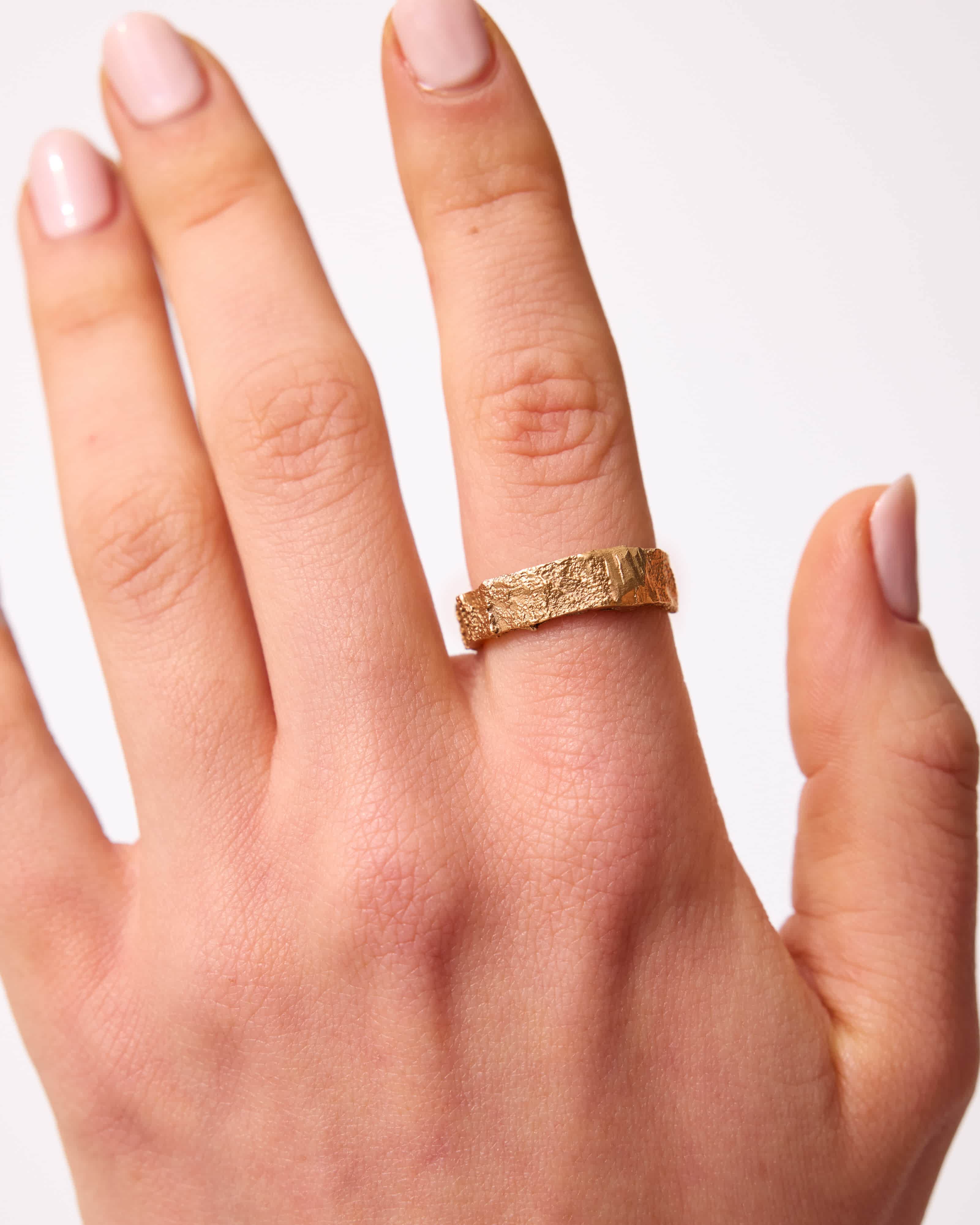 Dhuma Ring Gold