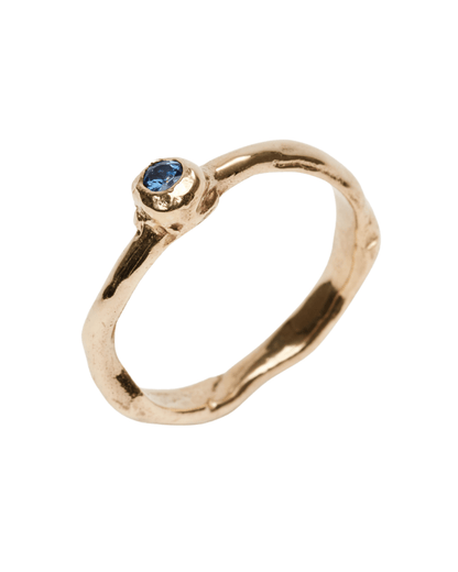 Vaha Ring With Sapphire